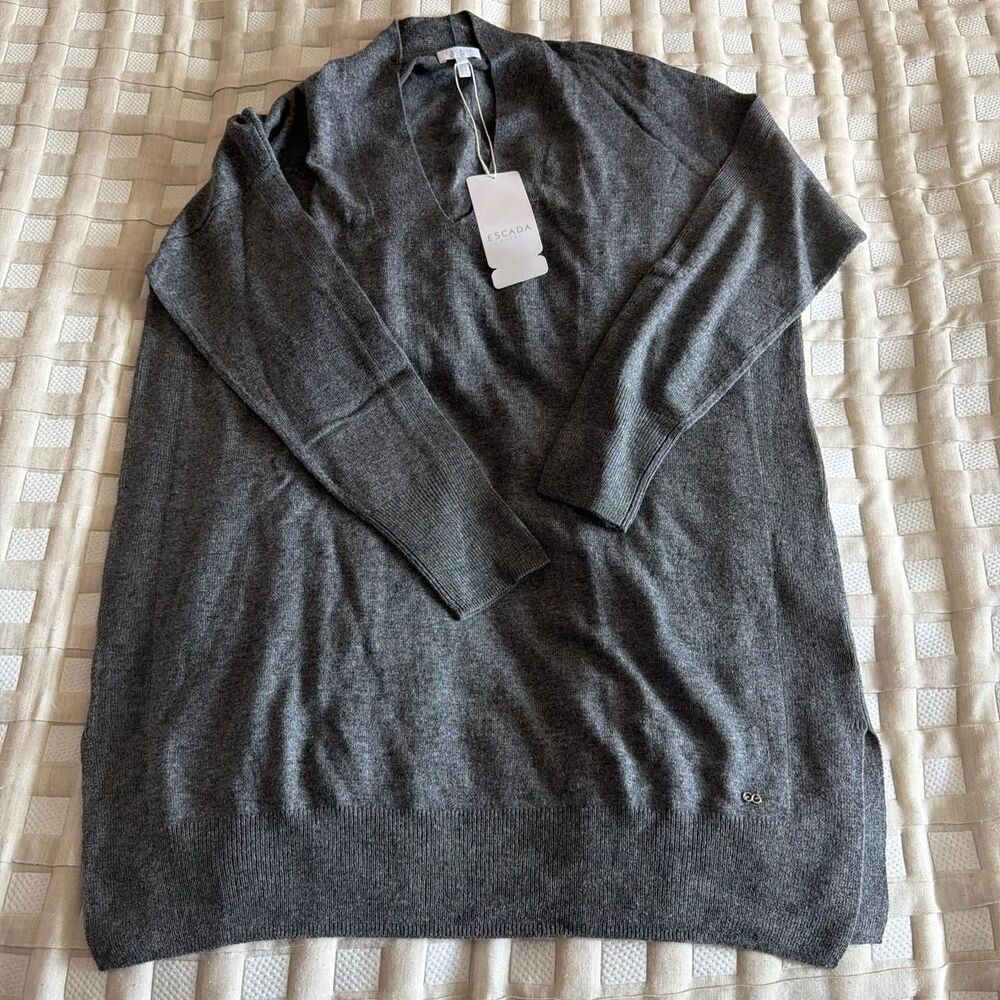 NEW ESCADA SPORT Large V Neck sweater Gray